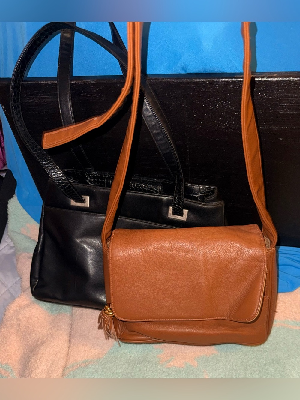 Laura Scott Bundle-Tan crossbody & Black medium size tote